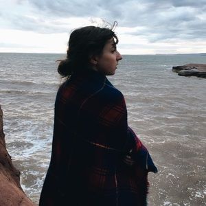 Meet your Posher, Caroline